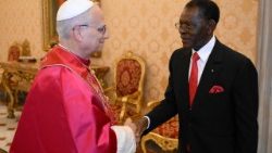 Լեւոն ԺԴ. Քահանայապետը