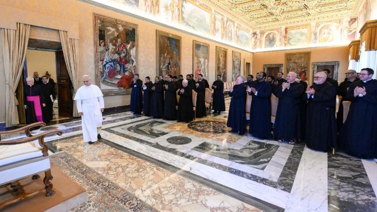 Svētais tēvs ierodas uz tikšanos ar Vallombrozas benediktiešu kopienas ģenerālkapitula dalībniekiem