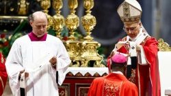 Il Papa nella Basilica Vaticana per messa Santi Pietro e Paolo