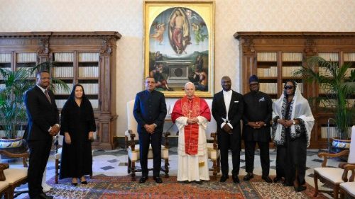 സൗ തൊമേ ആൻഡ് പ്രിൻസിപ്പേ പ്രസിഡന്റ് വില്ല നോവയ്ക്ക് ലിയോ പതിനാലാമൻ പാപ്പാ കൂടിക്കാഴ്ച അനുവദിച്ചു