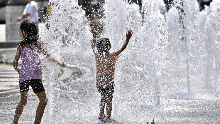 കൊടും ചൂടിൽ ആശ്വാസം തേടി - ജനീവയിൽനിന്നുള്ള ഒരു ദൃശ്യം