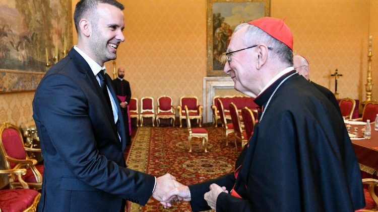 Milojko Spajić, Premierminister von Montenegro, und Kardinalstaatssekretär Pietro Parolin