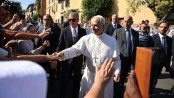 Leó pápa vasárnap délután megérkezett Castel Gandolfóba, ahol nyári szabadságát tölti