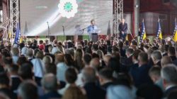 Il vice sindaco di Srebrenica Hamdija Fejzic alla cerimonia di commemorazione per le vittime del genocidio