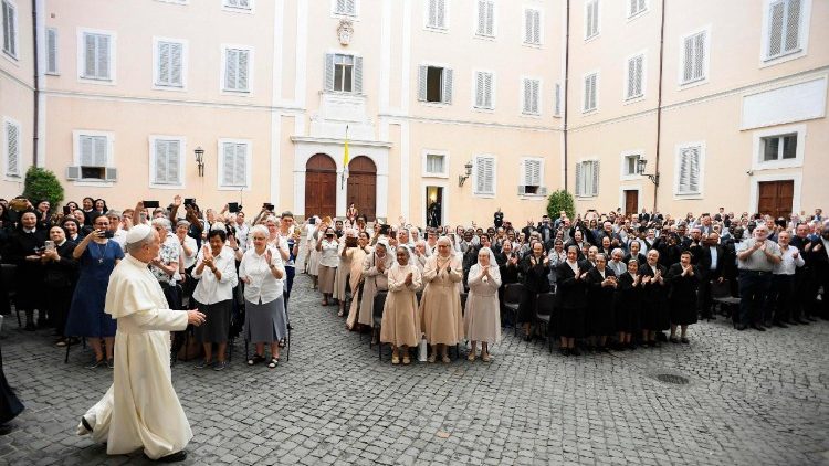 Audience du Pape avec les participants aux Chapitres généraux de huit instituts religieux