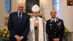 திருத்தந்தை பதினான்காம் லியோ காவலர் தலைவர்களுடன் 