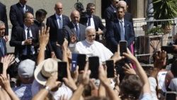 البابا يدعو إلى وقف الحروب لأن العالم لم يعد يحتمل