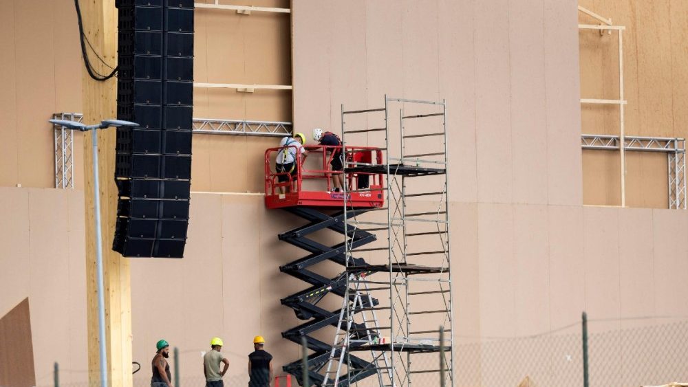 O palco em Tor Vergata onde o Santo Padre Leão XIV celebrará o Jubileu da Juventude, Roma, 28 de julho de 2025. // Vista geral do palco onde o Papa Leão XIV celebrará o Jubileu da Juventude, no bairro de Tor Vergata, em Roma, Itália, 28 de julho de 2025. Cerca de 500.000 jovens são esperados em Roma para celebrar o Jubileu esta semana. ANSA/MASSIMO PERCOSSI