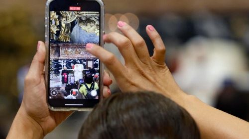 Le CCEE s’interroge sur l’annonce de l’&Eacute;vangile dans les espaces num&eacute;riques