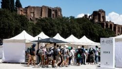 Giubileo giovani, in migliaia al Circo Massimo per confessioni