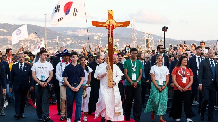 Leo XIV. bei der Vigilfeier im Rahmen des jüngsten Jugend-Jubiläums in Rom