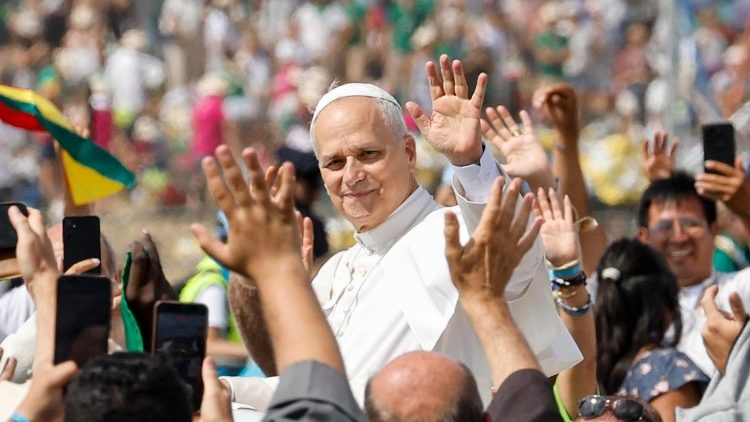 Symbolbild: Papst Leo beim Jubiläum der Jugend