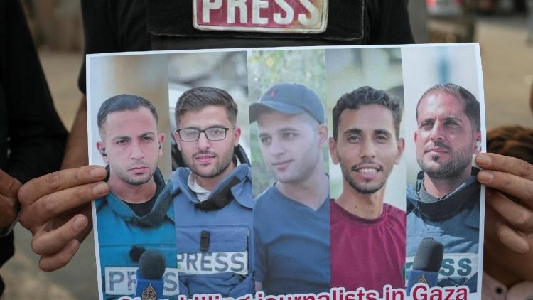Syrians protest against Israel's killing of journalists in Gaza