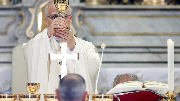 папата на литургията за Успение Богородично