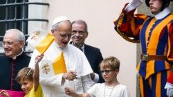 Påven under Angelus i Castelgandolfo 