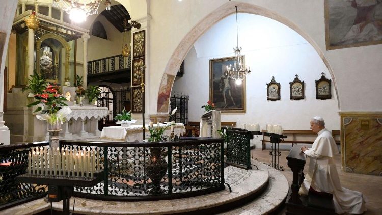 Påve Leo XIV besökte Mariahelgedom strax söder om Rom 