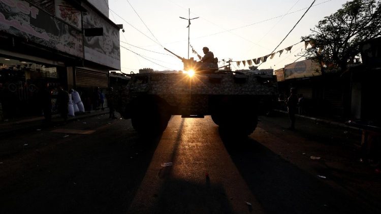 Palestinian groups in Beirut refugee camp handover weapons to Lebanese authorities