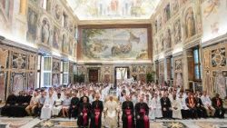 A francia ministránsok együtt a Szentatyával