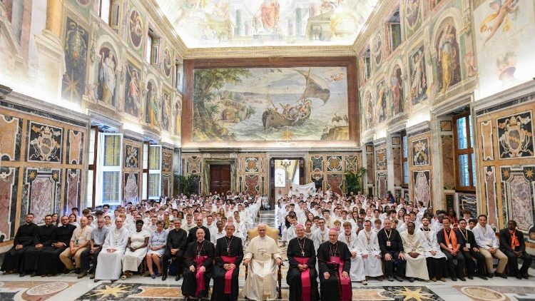 A francia ministránsok együtt a Szentatyával