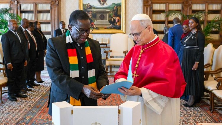 Pope Leo XIV receives in audience Zimbabwe's President Mnangagwa