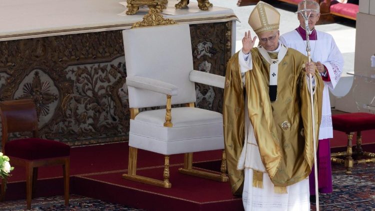 संत पापा लियो संत घोषणा धर्मविधि के उपरांत 