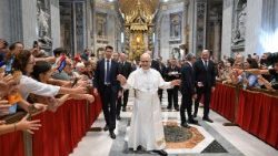 संत पापा लियो 14वें ने उम्ब्रिया के आठ धर्मप्रांतों के श्रद्धालुओं का अभिवादन किया