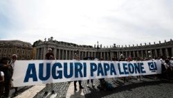 A hívek nagy szeretettel köszöntötték a 70 éves Leó pápát