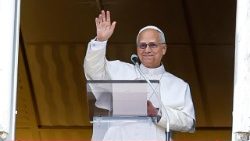 Papa Leoni XIV gjatë lutjes së Engjëllit të Zotit