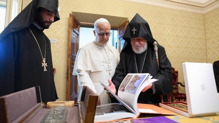 A pátriárka ajándékai Leó pápának