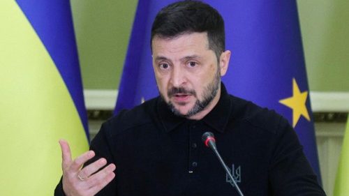 Il presidente ucraino Zelensky in conferenza stampa presso la sede del Parlamento europeo