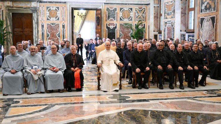 ലിയോ പതിനാലാമൻ പാപ്പായും സമർപ്പിതരും