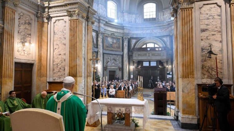 папата на литургията в църквата Света Ана