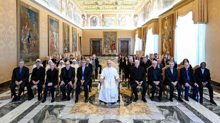 La Civiltà Cattolica இதழ் நிறுவனத்தைச் சார்ந்தவர்களுடன் திருத்தந்தை 