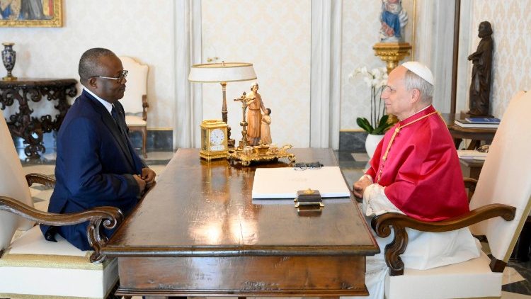 Pāvests tiekas ar Gvinejas-Bisavas Republikas prezidentu