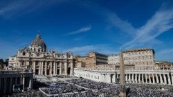 Leó pápa a megszentelt élet képviselőivel 