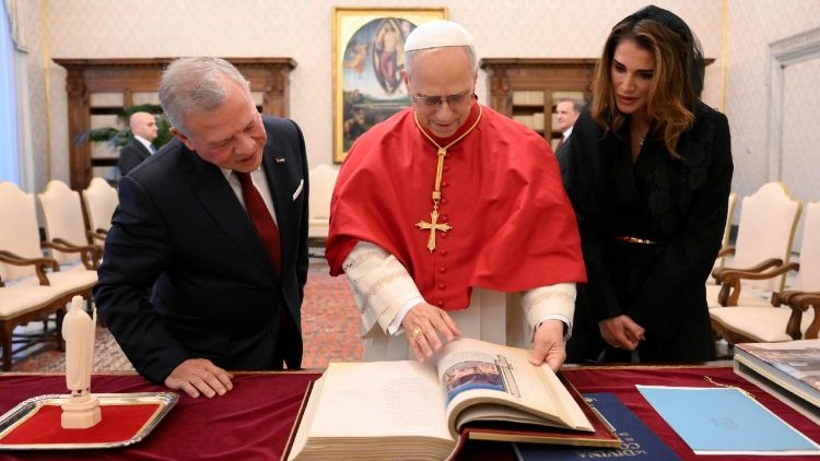 König Abdullah II. und Königin Rania am Dienstag beim Papst