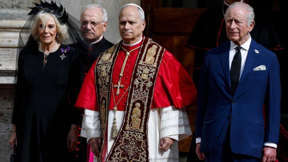 Il Papa e Carlo, storica preghiera insieme in Sistina