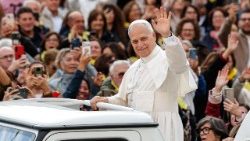 வத்திக்கான் வளாகத்தில் திருத்தந்தை பதினான்காம் லியோ