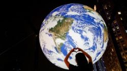 "Ukubwa wa anga za juu ni ulimwengu wenye fursa kubwa, lakini pia ni ulimwengu wa uwajibikaji mkubwa."