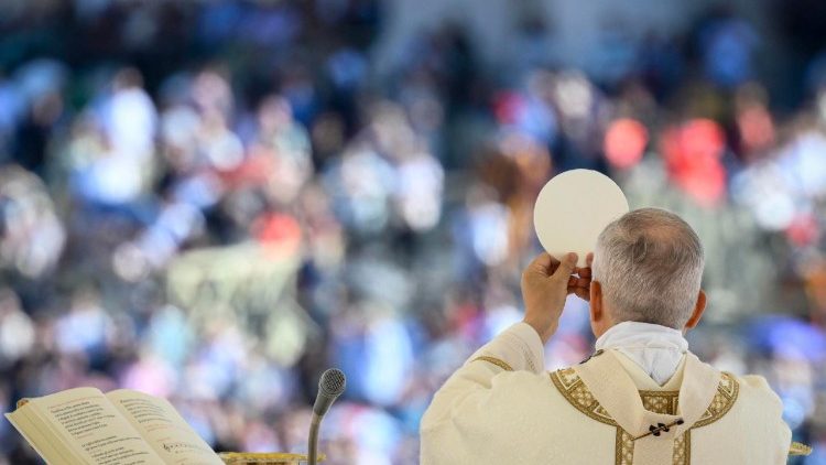 Pápai szentmise a Szent Péter téren  
