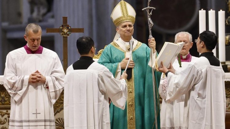 ख्रीस्तयाग अर्पित करते संत पापा लियो 14वें