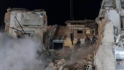 Rescue efforts continue at Ternopil residential building after Russia strikes