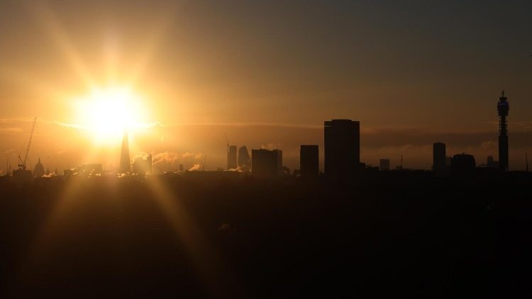 Kristo Yesu ni nuru na mwanga wa Mataifa