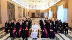 ലിയോ പതിനാലാമൻ പാപ്പായും അന്താരാഷ്ട്ര ദൈവശാസ്ത്ര കമ്മീഷൻ അംഗങ്ങളും