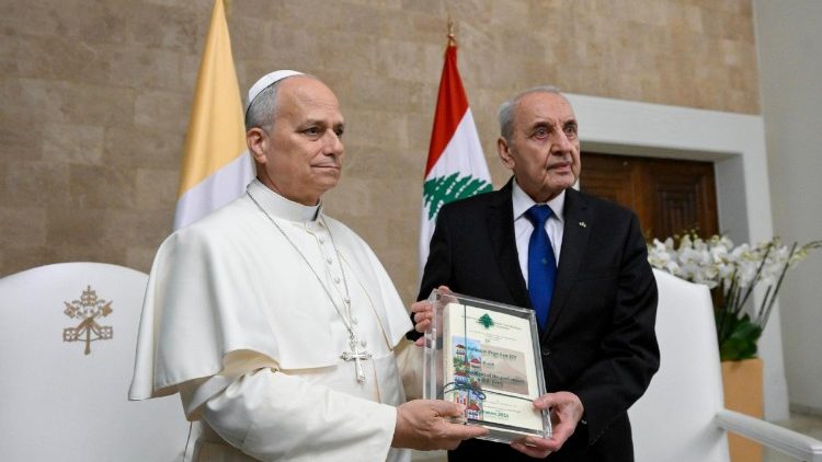 ലിയോ പതിനാലാമൻ പാപ്പായും ലെബനൻ പ്രസിഡന്റ് ജോസഫ് ഔനും