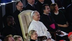 Papa Leo XIV amekutana na kuzungumza na waandaaji pamoja na wasanii wa Tamasha la Muziki Pamoja na Maskini kwa mwaka 2025.