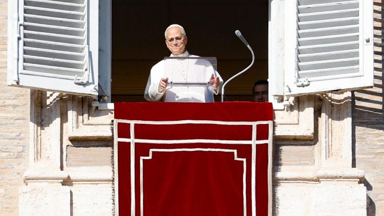 Il Papa, come Maria diciamo s� a gesti d'amore quotidiani