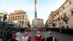 कुँवारी मरियम के निष्कलंक गर्भागमन पर्व के दिन संत पापा लियो 14वें अपनी प्रार्थना चढ़ाते हुए