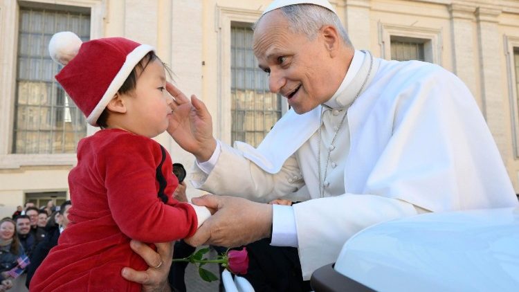 Il Papa, incoraggio l'impegno di tutti per la pace tra i popoli
