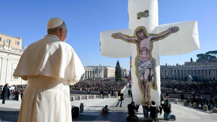 Il Papa, incoraggio l'impegno di tutti per la pace tra i popoli
